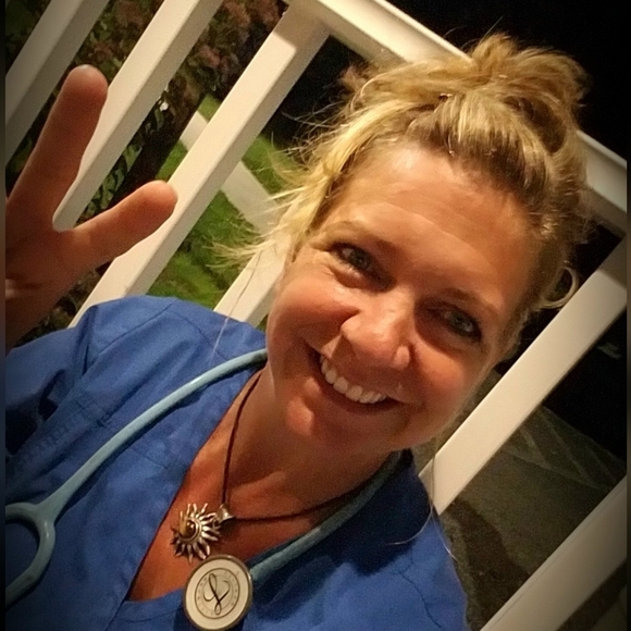 Meet your Posher, April - Picture 1 of 1